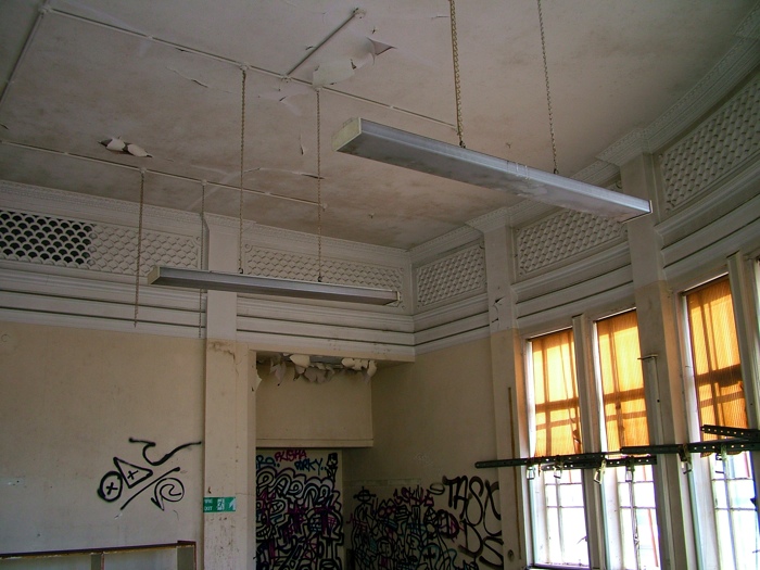 Granada, Clapham Junction — 2006_1013Image0156 archive photograph