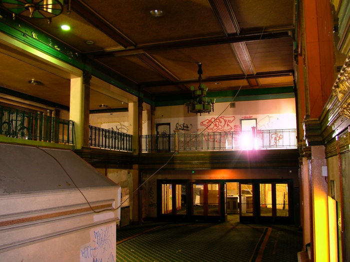 Granada, Clapham Junction — 2006_1013Image0165 archive photograph