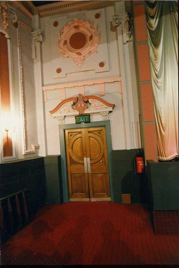 Hillhead Picture Salon / Salon, Glasgow