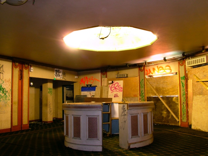 Granada, Clapham Junction — 2006_1013Image0167 archive photograph