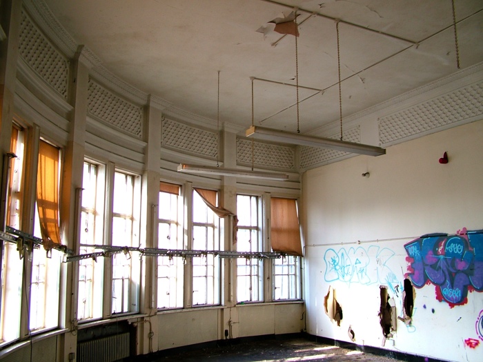 Granada, Clapham Junction — 2006_1013Image0159 archive photograph