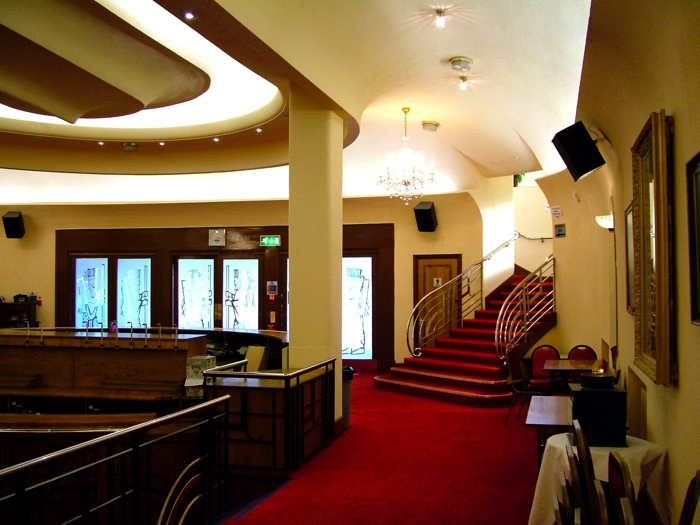Grosvenor, Rayners Lane — 2006_1013Image0291 archive photograph